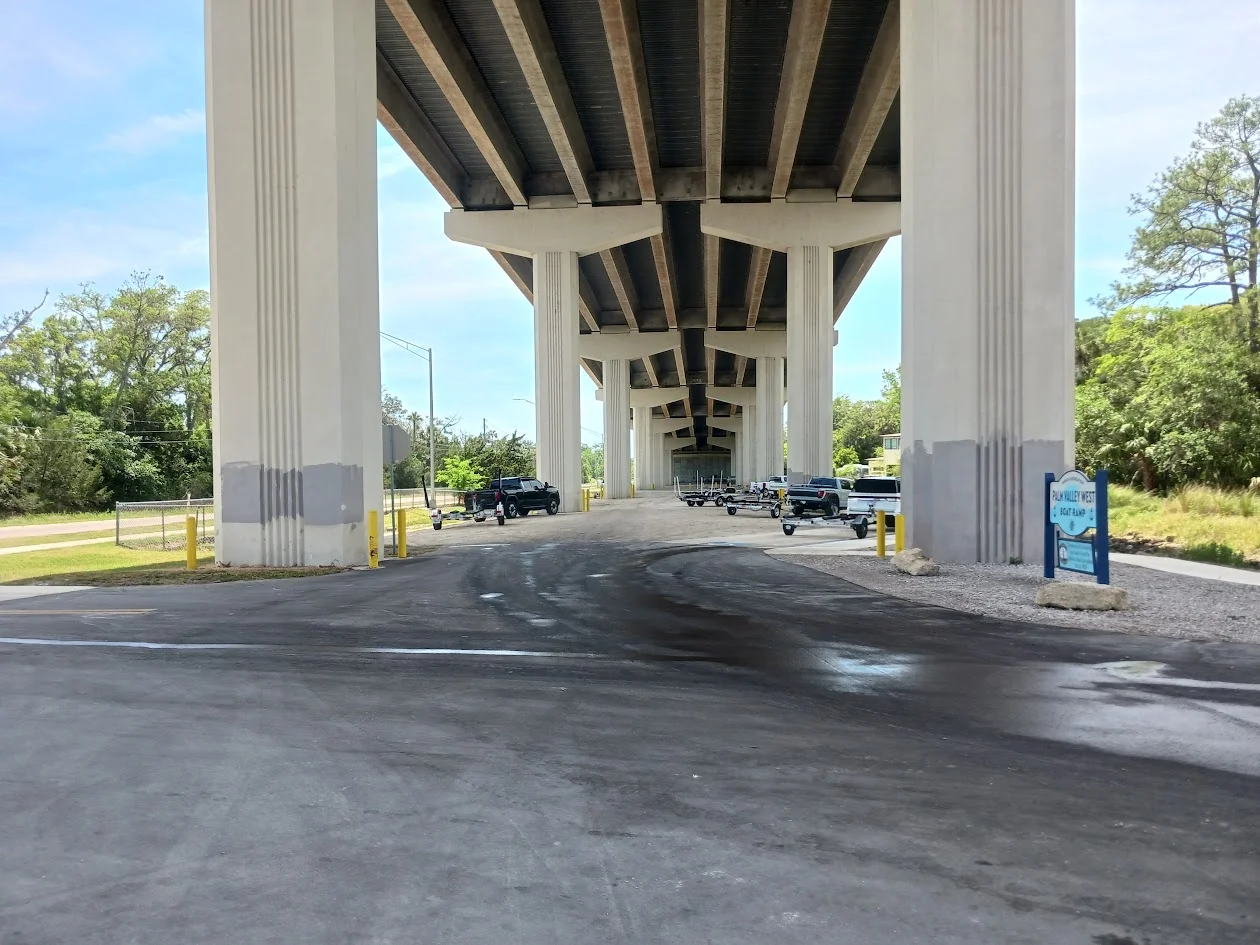 trailer parking at palm valley west boat ramp